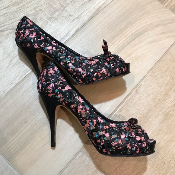 Aldo pink flower lattice 4” heels - size 6.5 - Picture 2 of 4